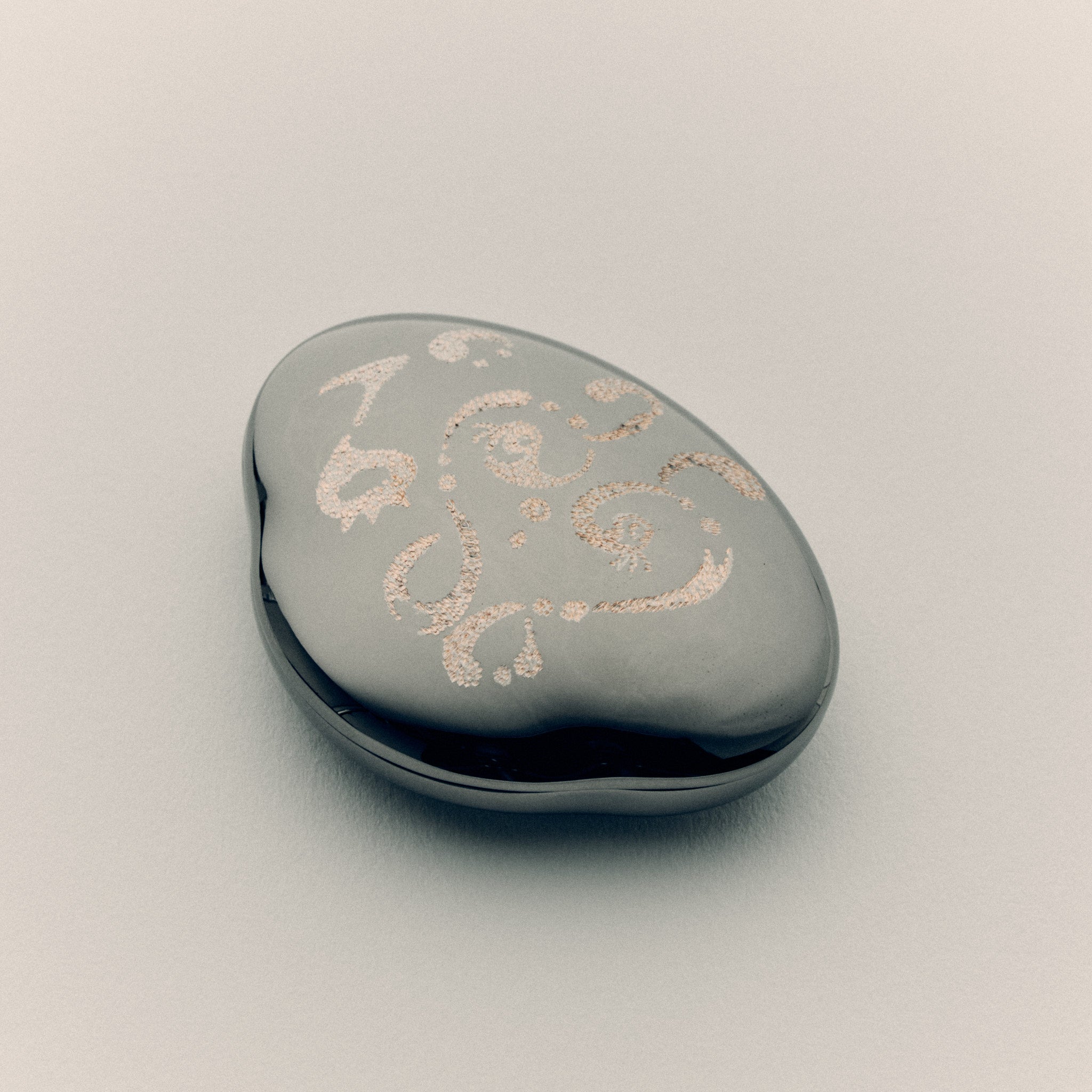 Fluff x Coco Sims Maximalist Bug 1