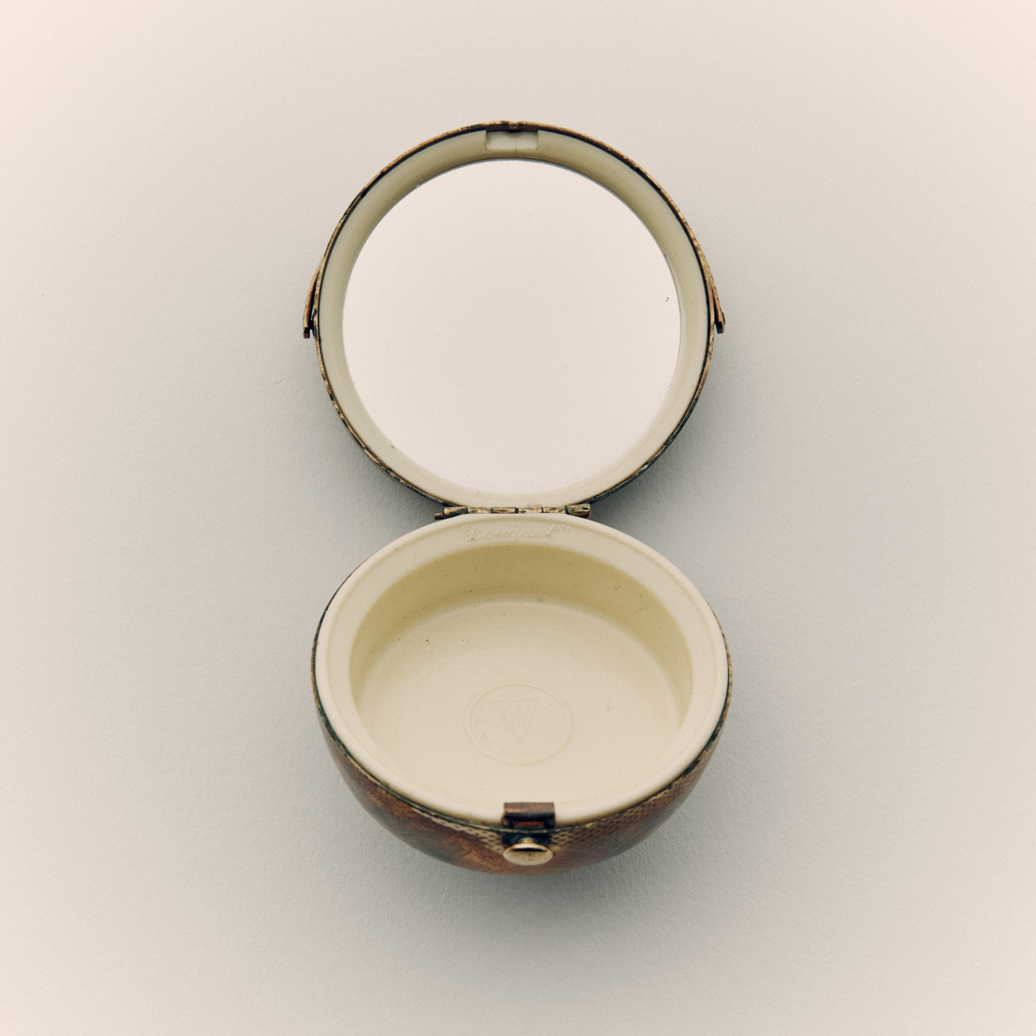 Kigu “Bouquet” Basket Compact